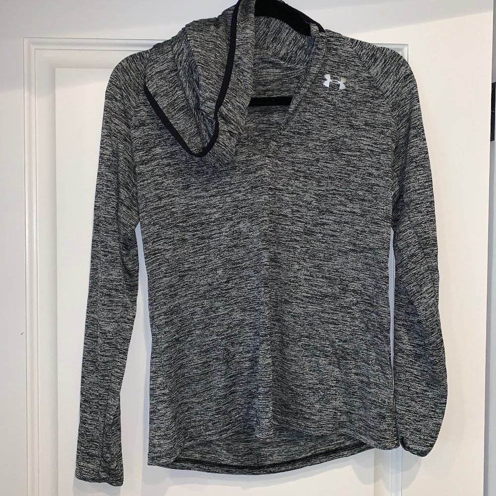 Under Armour Hood Long Sleeved Workout Shirt Women